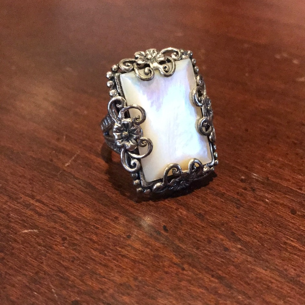 QVC Sterling Mother of Pearl Antique Style Ring